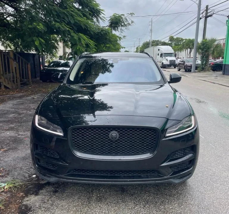 2018 Jaguar F-Pace - Image 7 of 15