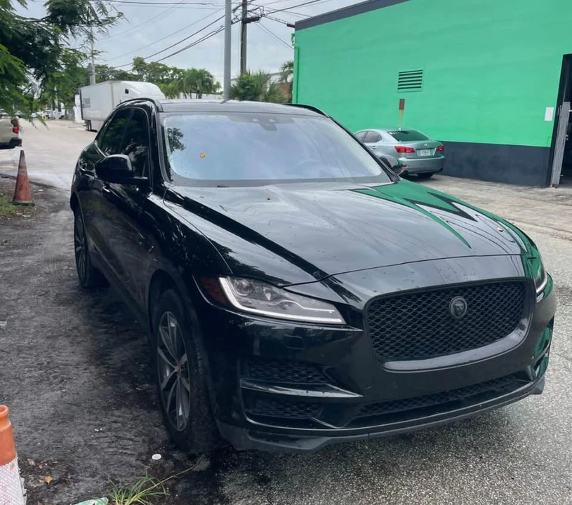 2018 Jaguar F-Pace - Image 2 of 15