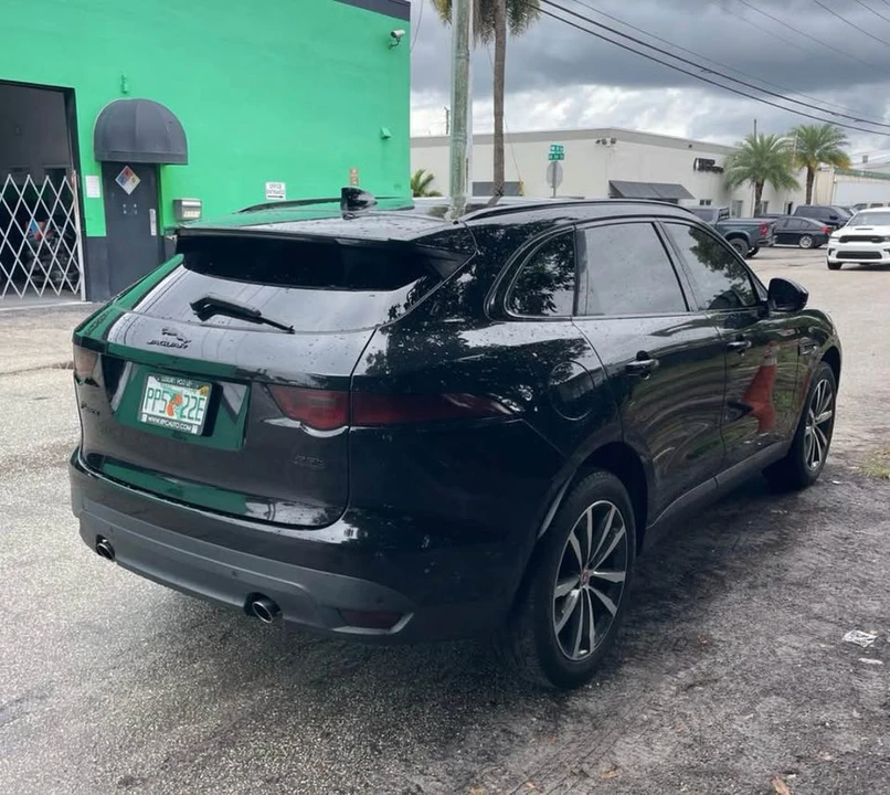 2018 Jaguar F-Pace - Image 5 of 15