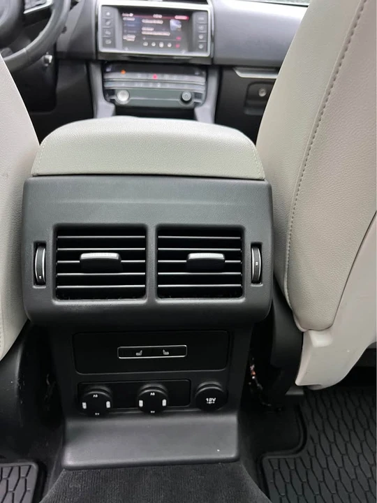 2018 Jaguar F-Pace - Image 15 of 17