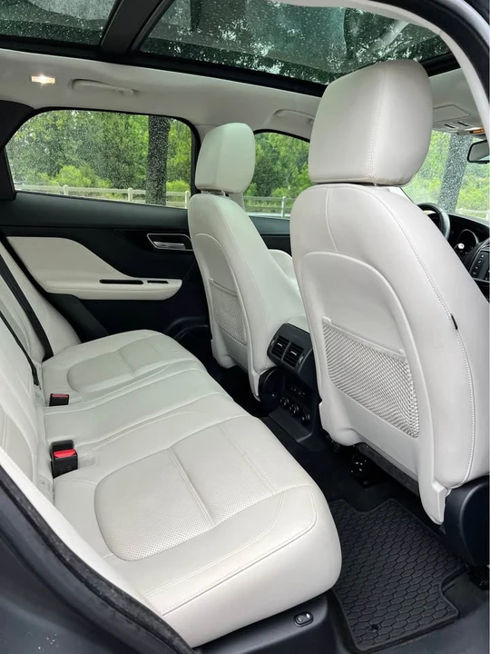 2018 Jaguar F-Pace - Image 10 of 17
