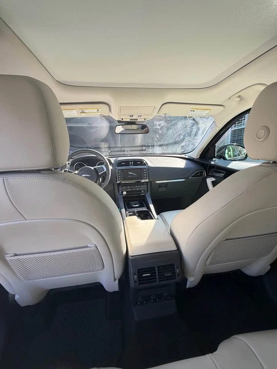 2018 Jaguar F-Pace - Image 5 of 5