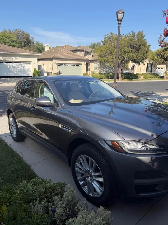 2018 Jaguar F-Pace - Image 2 of 5