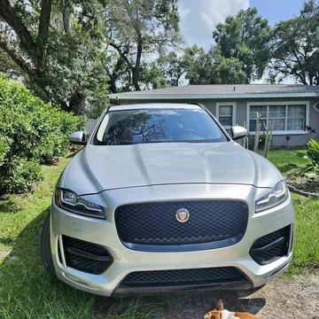 2018 Jaguar F-PACE 25t Prestige Sport Utility 4D