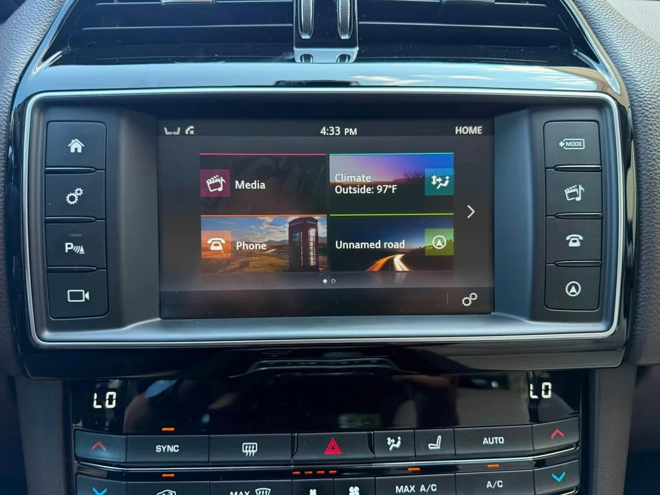 2018 Jaguar F-Pace - Image 17 of 20