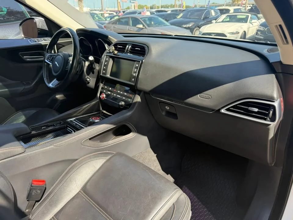 2018 Jaguar F-Pace - Image 13 of 20