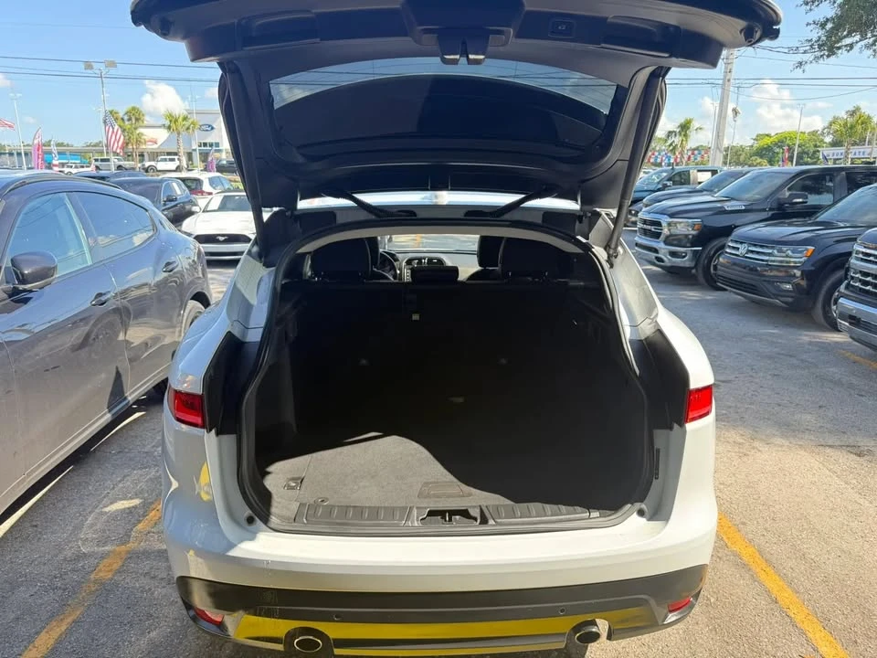 2018 Jaguar F-Pace - Image 19 of 20