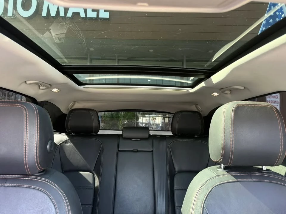 2018 Jaguar F-Pace - Image 15 of 20