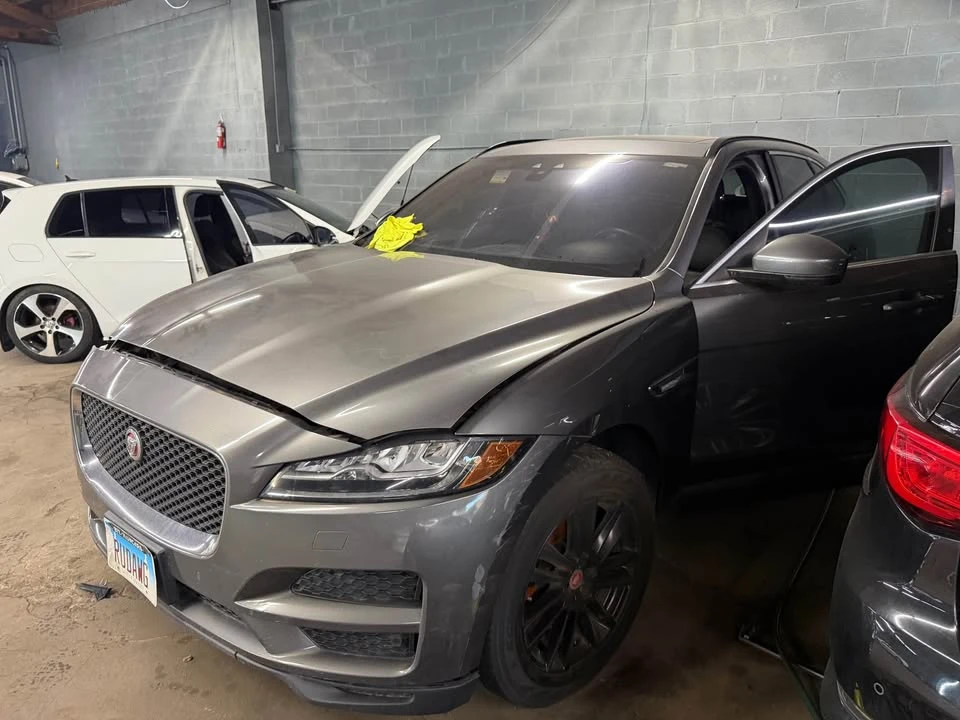 2018 Jaguar F-Pace - Image 3 of 4