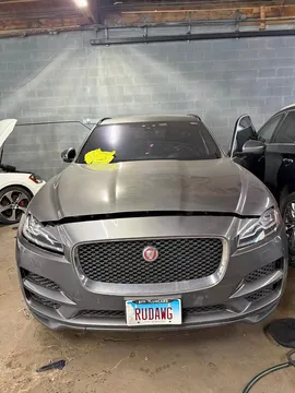 2018 Jaguar F-PACE 25t Prestige Sport Utility 4D