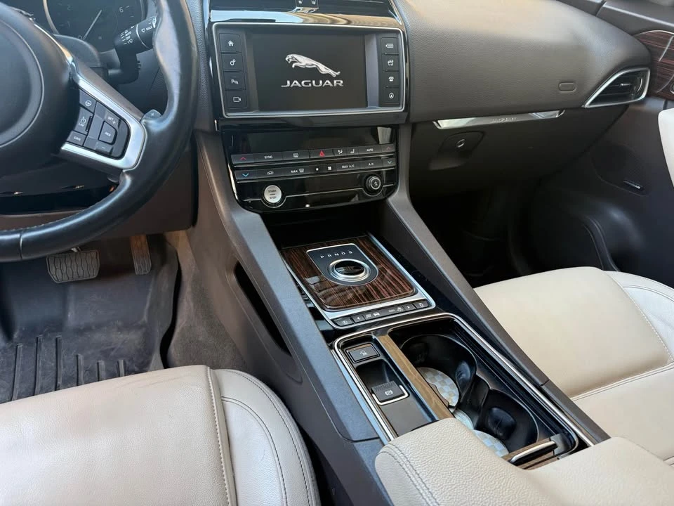 2018 Jaguar F-Pace - Image 14 of 20