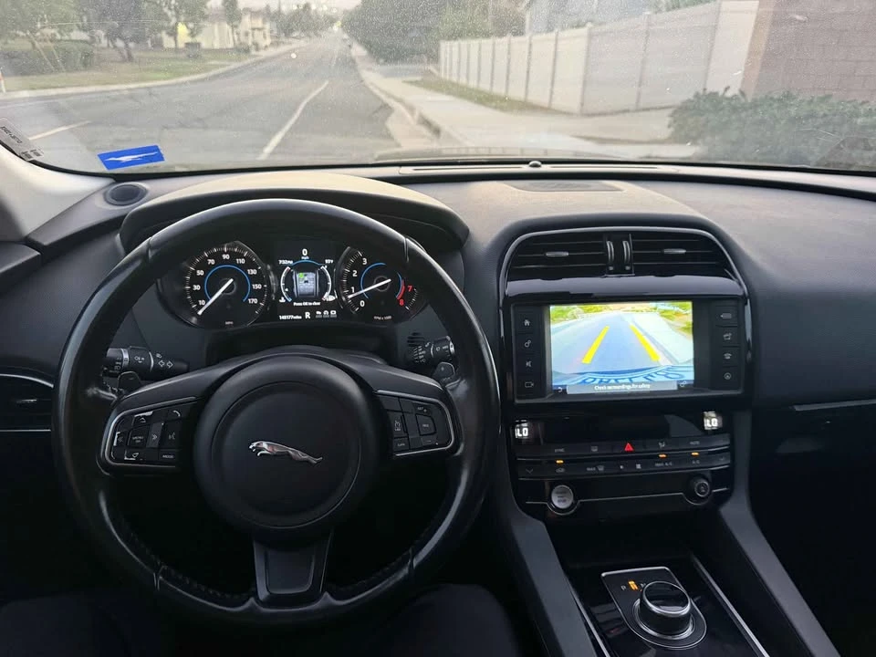 2018 Jaguar F-Pace - Image 6 of 11