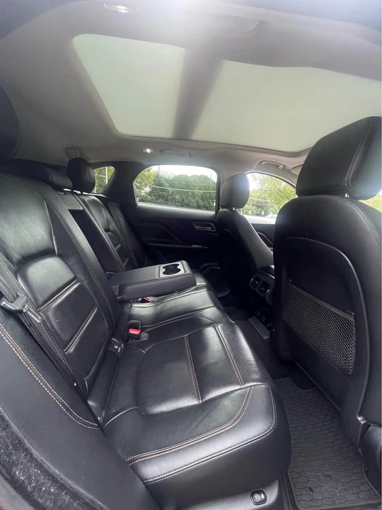 2018 Jaguar F-Pace - Image 12 of 19