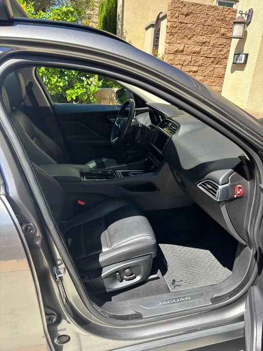2018 Jaguar F-Pace - Image 13 of 20