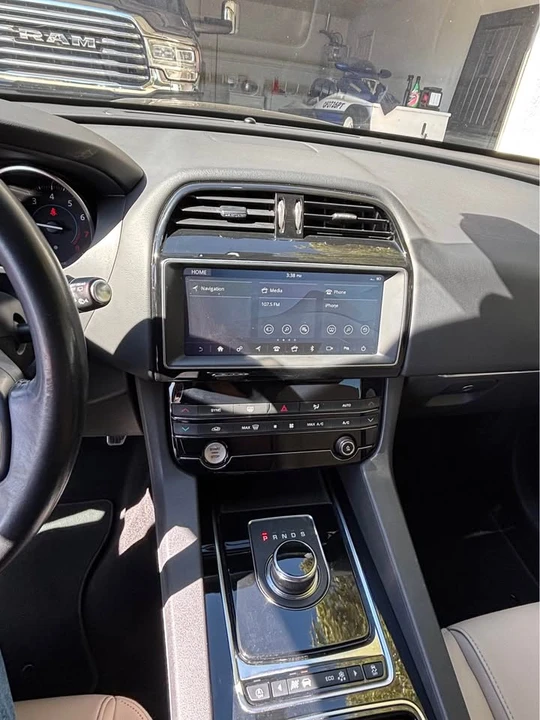 2018 Jaguar F-Pace - Image 8 of 15
