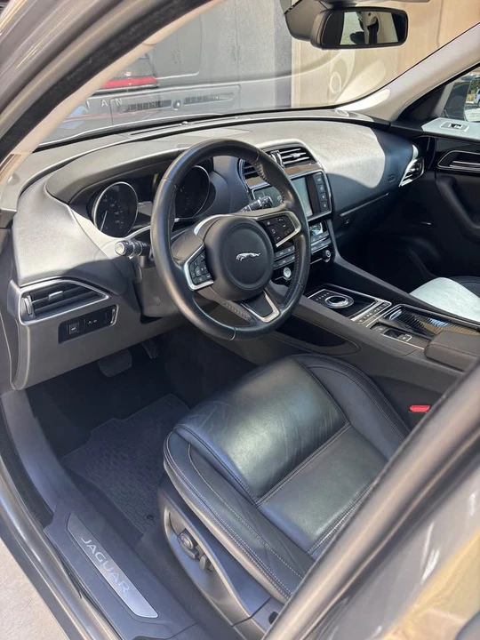 2018 Jaguar F-Pace - Image 9 of 20