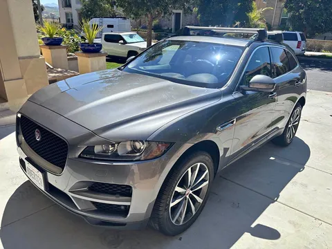 2018 Jaguar F-PACE 25t Prestige Sport Utility 4D