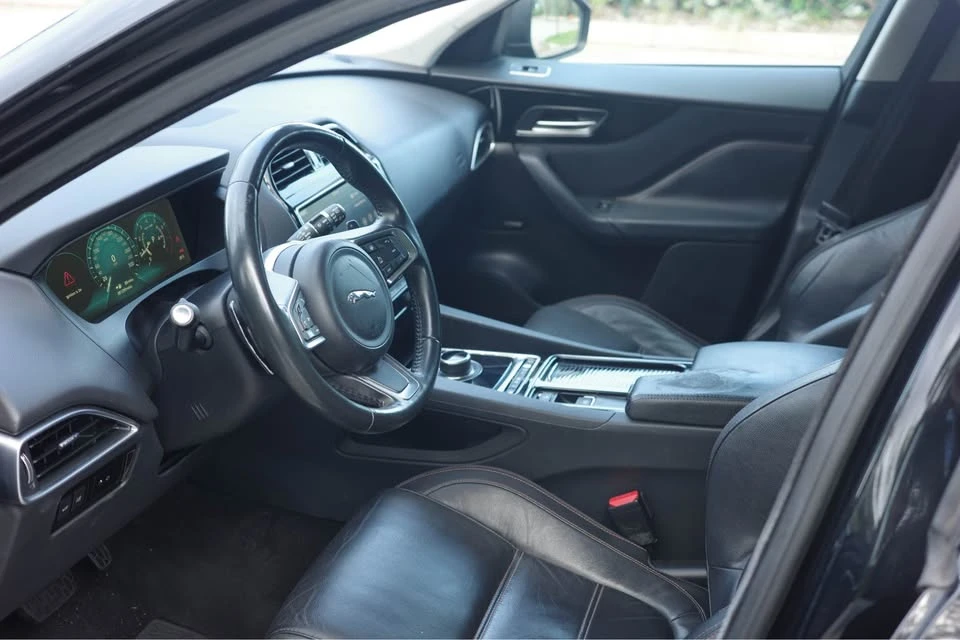 2018 Jaguar F-Pace - Image 9 of 15