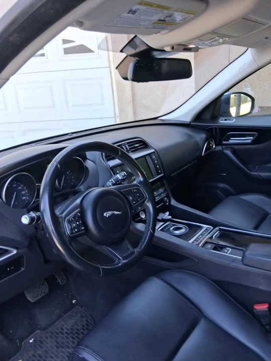 2018 Jaguar F-Pace - Image 7 of 10