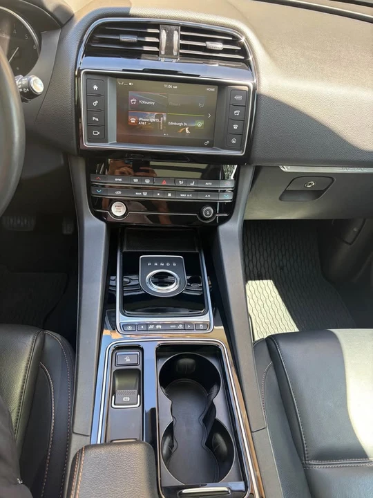 2018 Jaguar F-Pace - Image 11 of 20