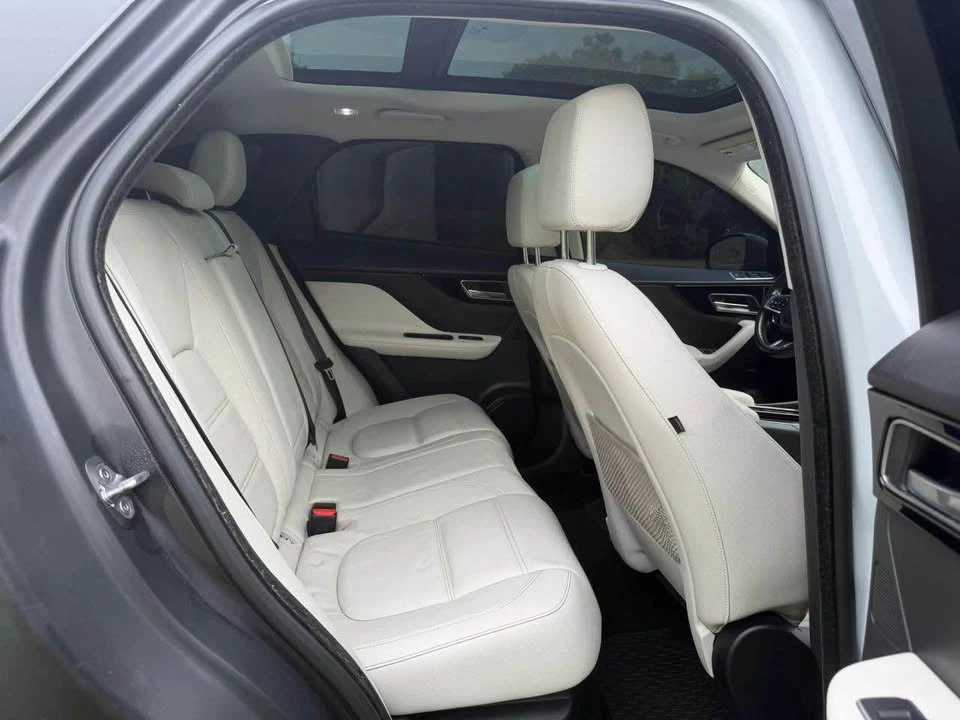 2018 Jaguar F-Pace - Image 7 of 15