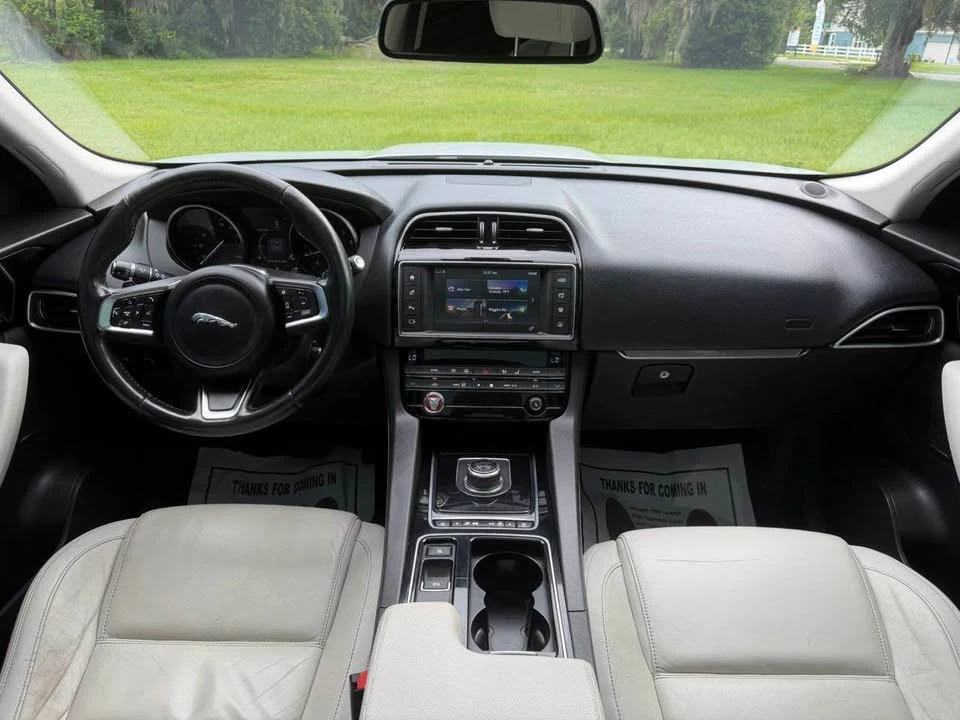 2018 Jaguar F-Pace - Image 9 of 15