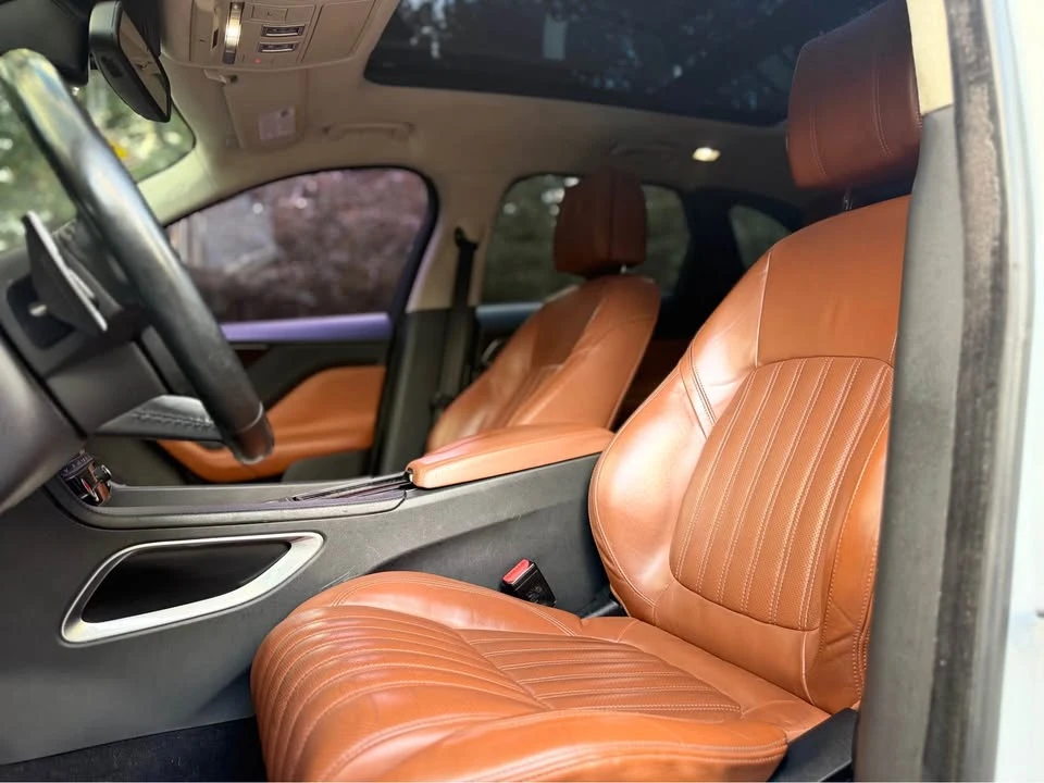 2018 Jaguar F-Pace - Image 10 of 12