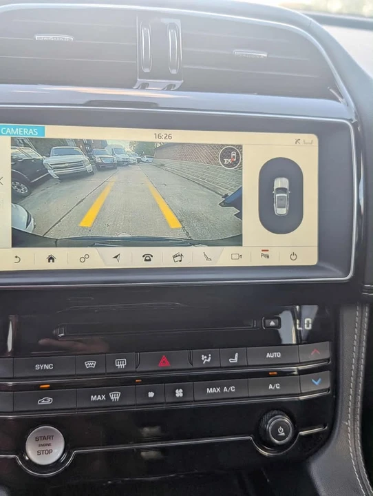 2018 Jaguar F-Pace - Image 15 of 20