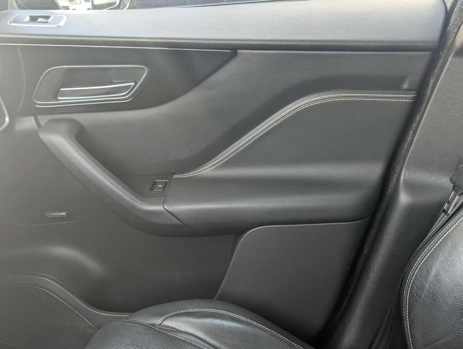 2018 Jaguar F-Pace - Image 7 of 20