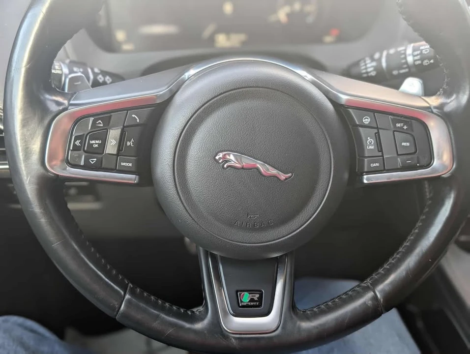 2018 Jaguar F-Pace - Image 14 of 20