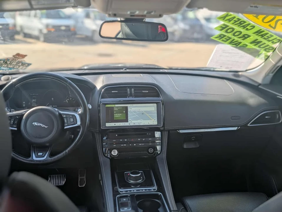 2018 Jaguar F-Pace - Image 17 of 20