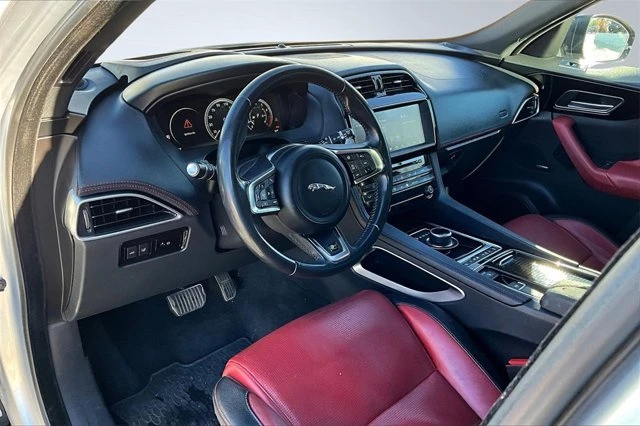 2018 Jaguar F-Pace - Image 13 of 14