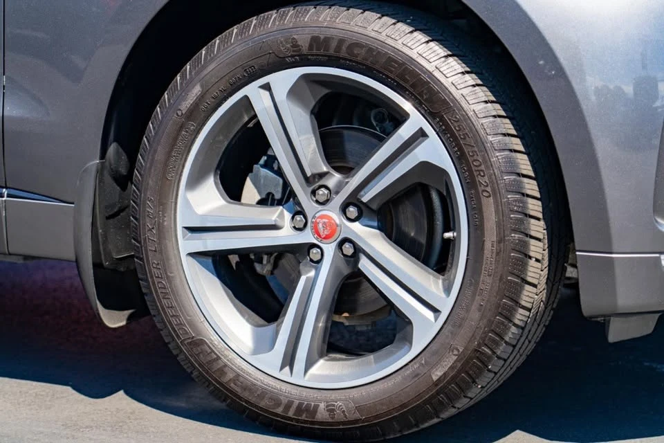 2018 Jaguar F-Pace - Image 5 of 5