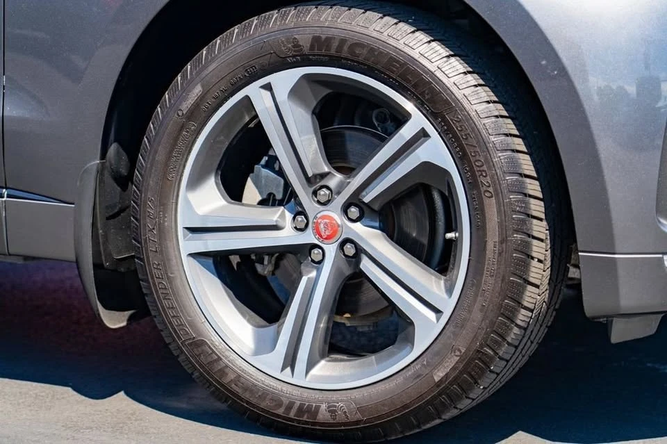 2018 Jaguar F-Pace - Image 7 of 20
