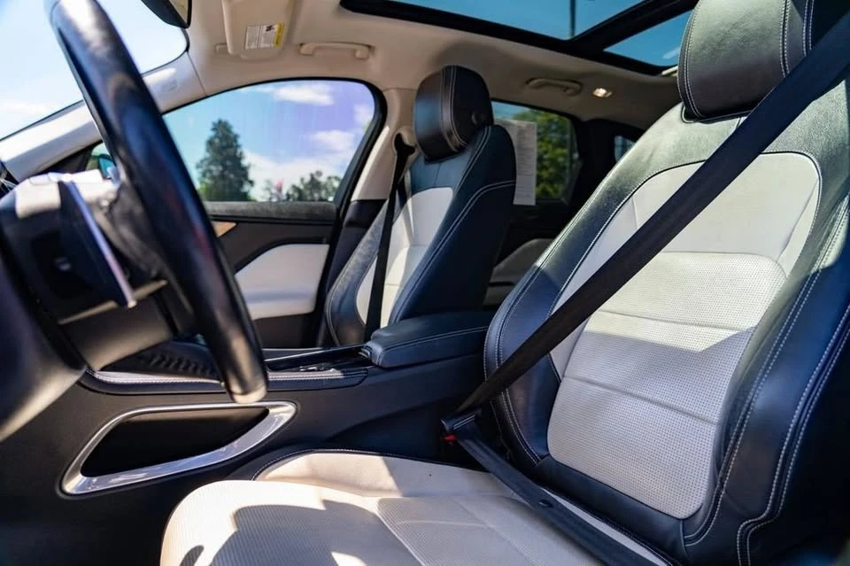 2018 Jaguar F-Pace - Image 15 of 20