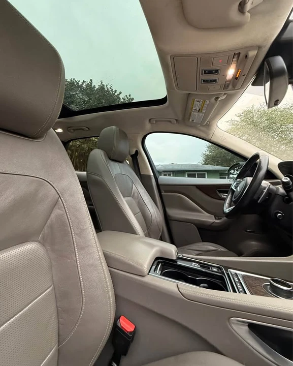 2018 Jaguar F-Pace - Image 12 of 15