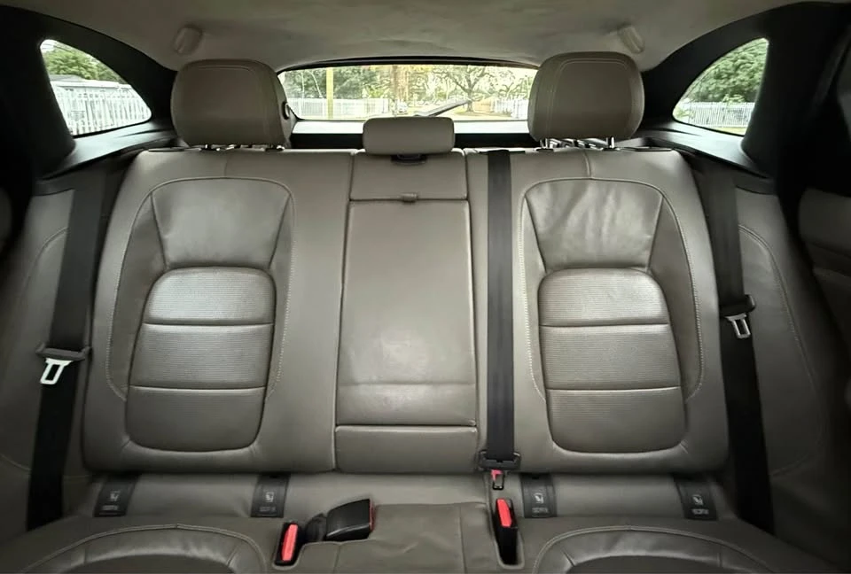 2018 Jaguar F-Pace - Image 7 of 15