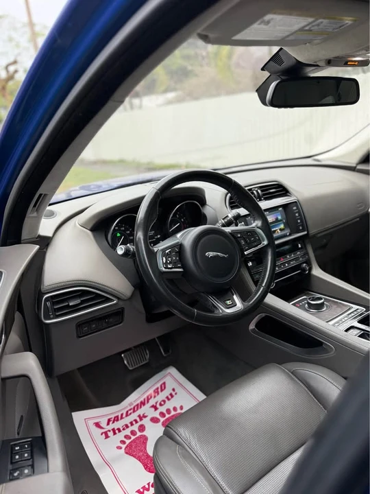 2018 Jaguar F-Pace - Image 9 of 15