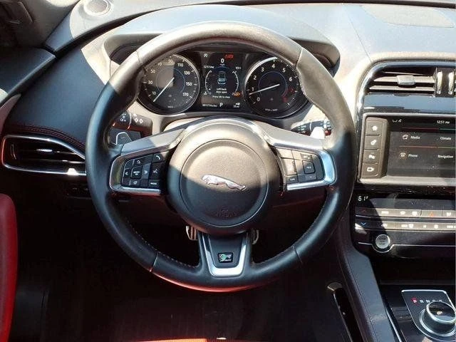 2018 Jaguar F-Pace - Image 10 of 20