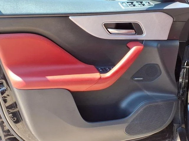2018 Jaguar F-Pace - Image 11 of 20