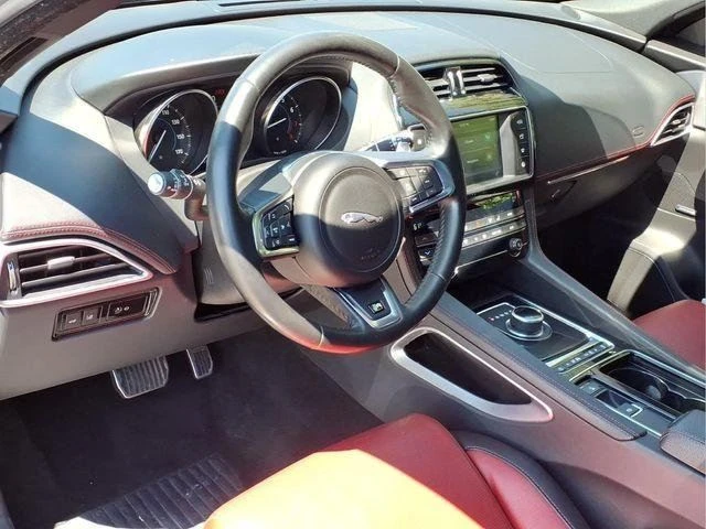 2018 Jaguar F-Pace - Image 17 of 20