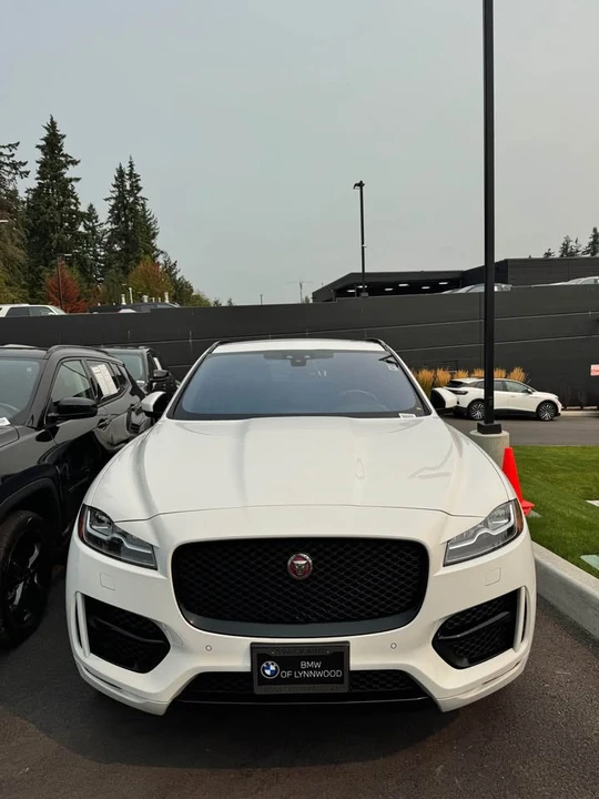 2018 Jaguar F-Pace - Image 2 of 6