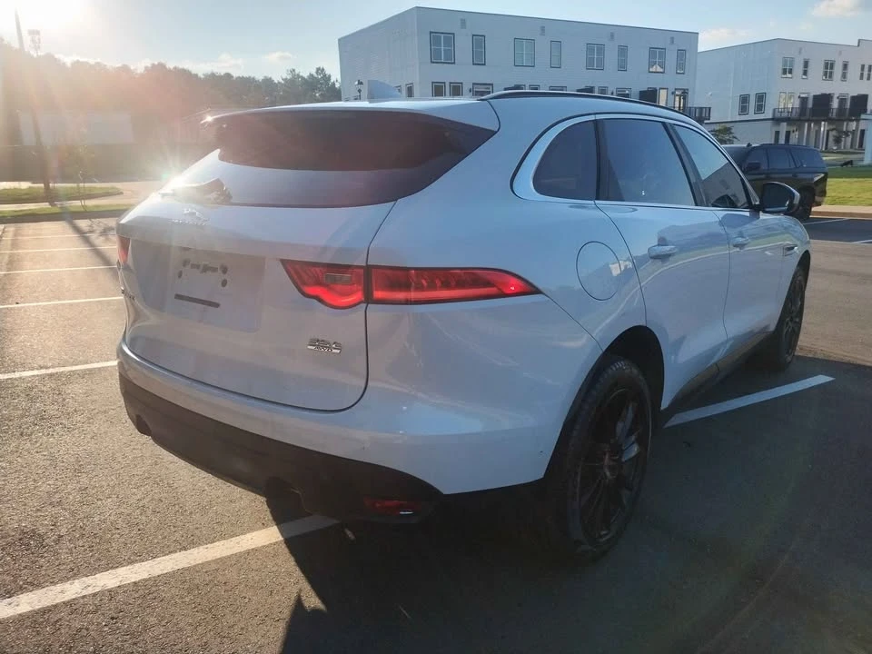2018 Jaguar F-Pace - Image 7 of 17