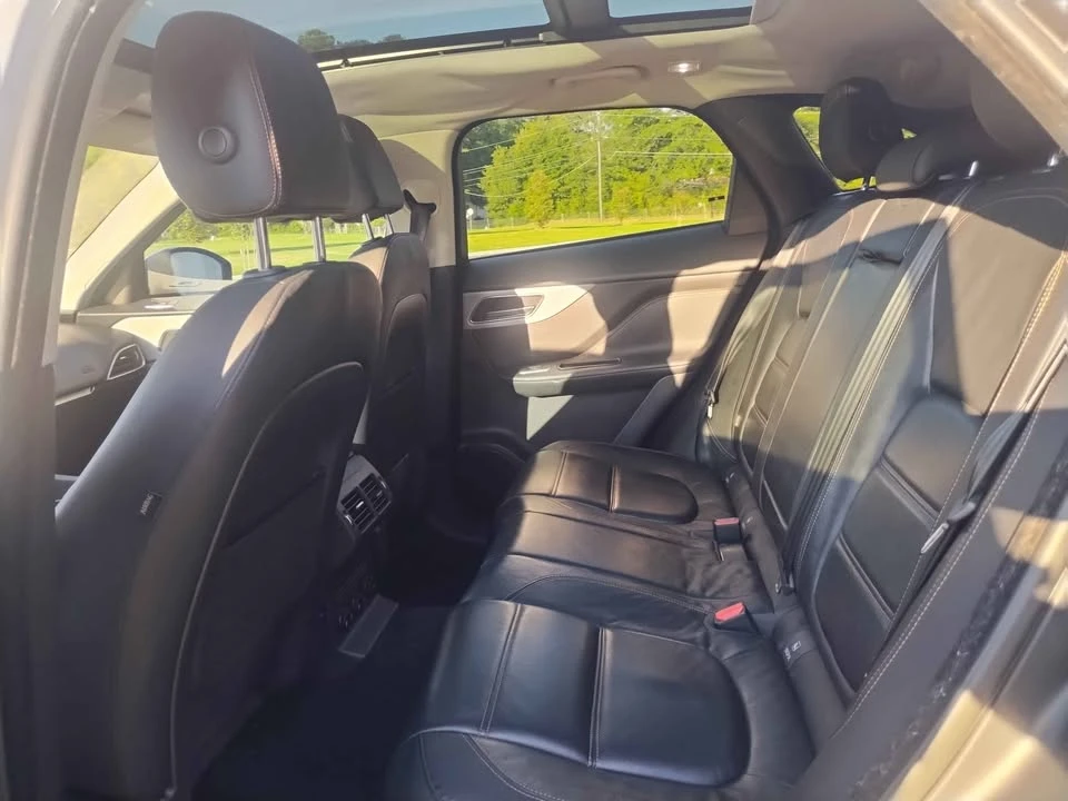 2018 Jaguar F-Pace - Image 14 of 17