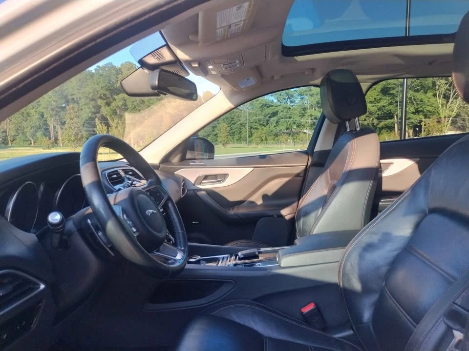 2018 Jaguar F-Pace - Image 9 of 17