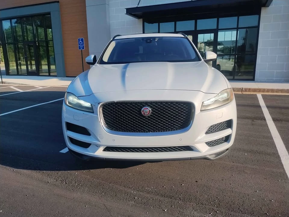 2018 Jaguar F-Pace - Image 2 of 17