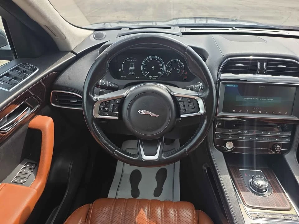 2018 Jaguar F-Pace - Image 9 of 17