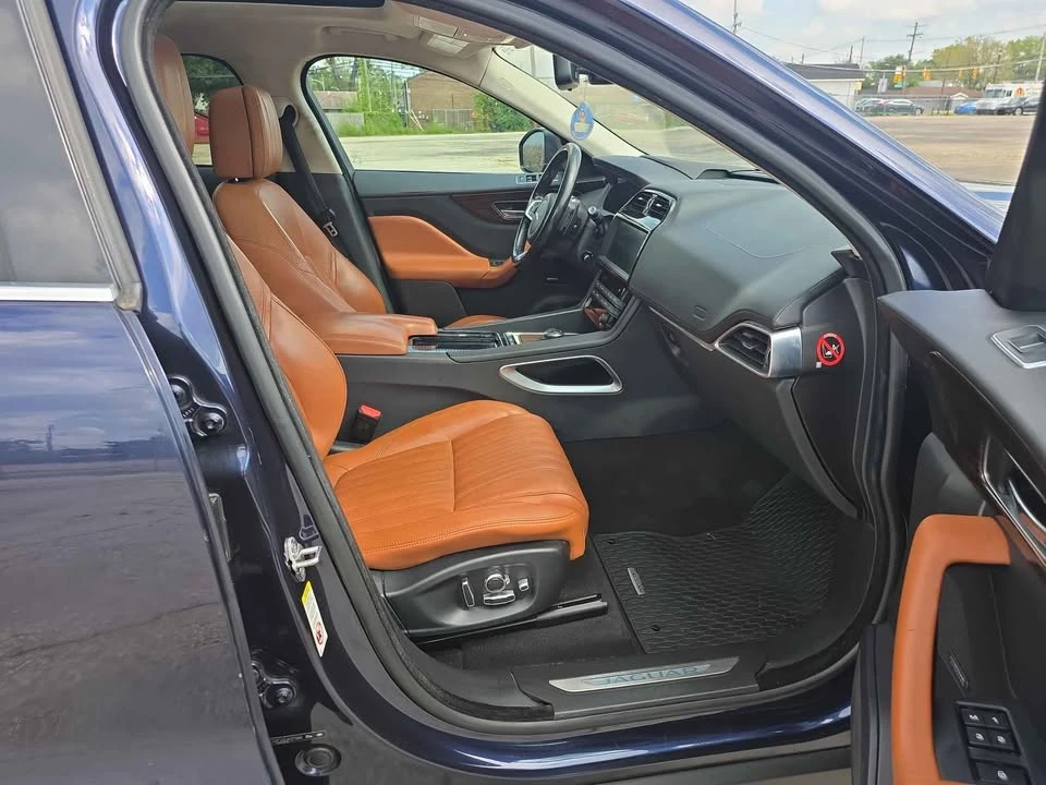2018 Jaguar F-Pace - Image 13 of 17