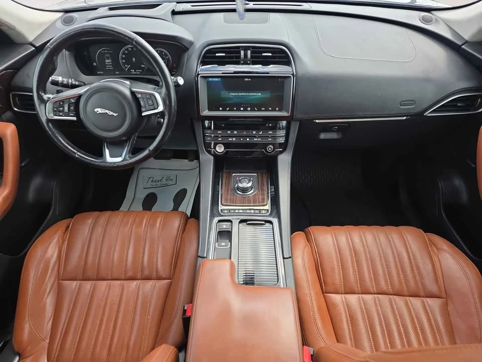 2018 Jaguar F-Pace - Image 10 of 17