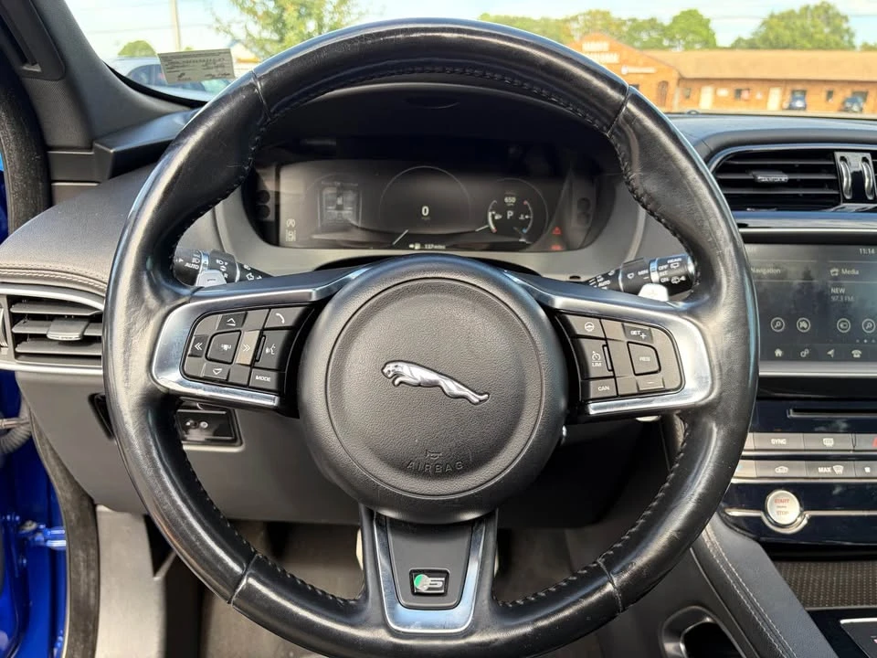 2018 Jaguar F-Pace - Image 19 of 20